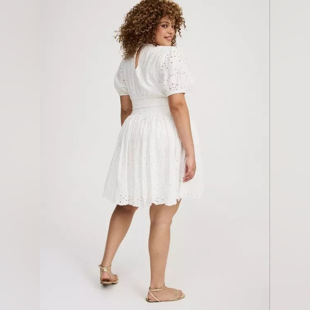 NWT Torrid Surplice Scallop Mini Skirt Set - "Cloud Dancer" White - 2X - Picture 5 of 7